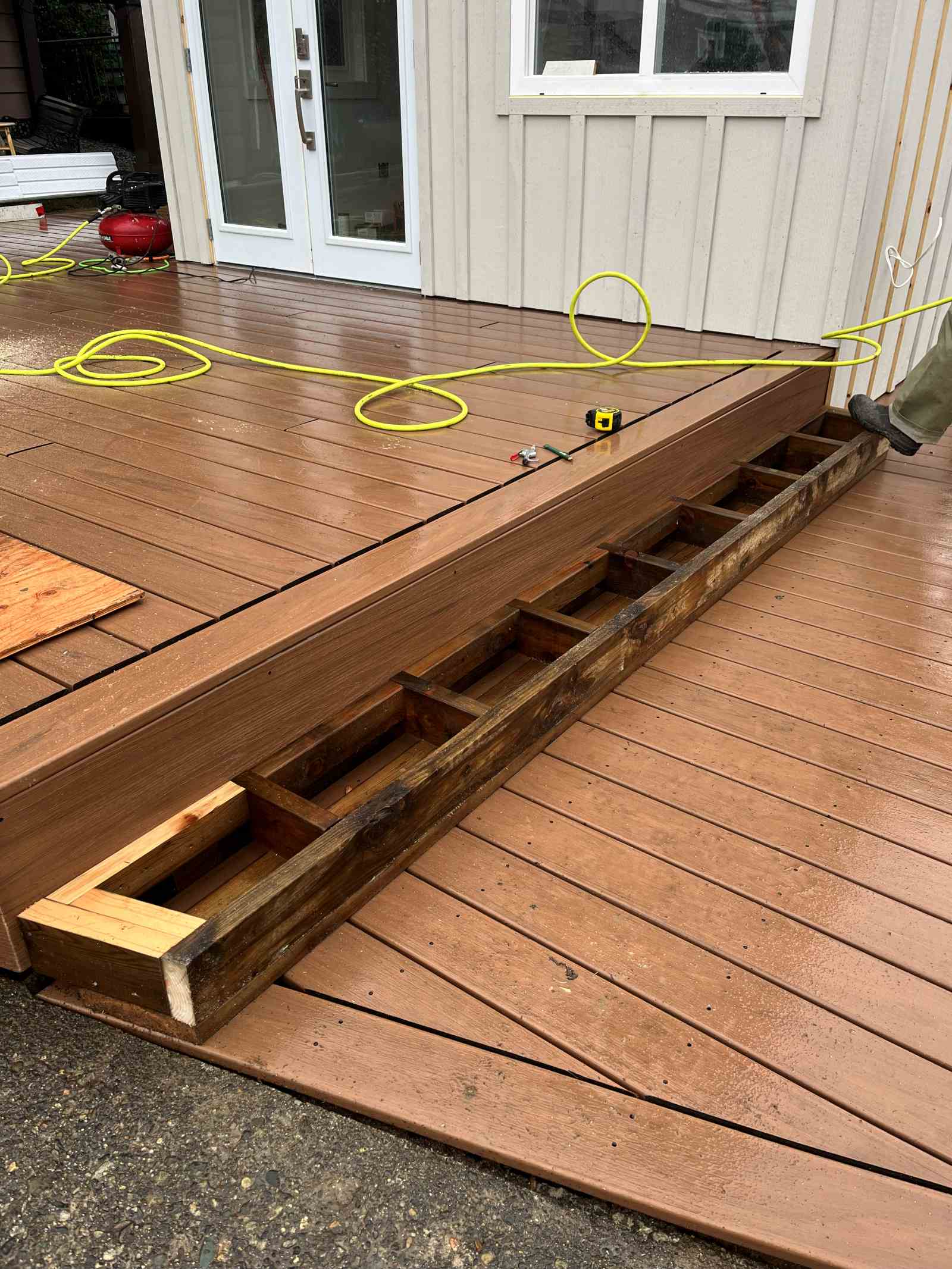VSFRAME Custom Composite Deck Build in Burnaby, BC – Trex Transcend Havana Gold